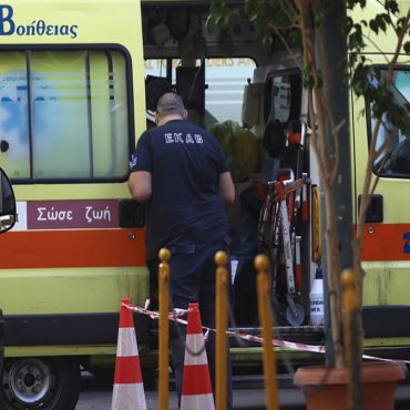 Θρήνος στη Βόρεια Εύβοια: 2 νεκροί και ένας σοβαρά τραυματίας από πτώση αυτοκινήτου σε γκρεμό