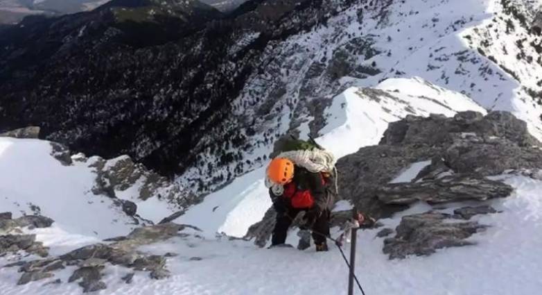 Όλυμπος: Αγωνία για τον εντοπισμό του ορειβάτη - Δεν σταματούν οι προσπάθειες - Σηκώθηκε και Super Puma!