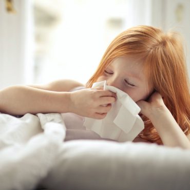 Θα πρέπει να ανησυχούμε για την έξαρση της γρίπης; Η παιδίατρος Άντα Καλύβα απαντάει στον Lamia Polis 87,7