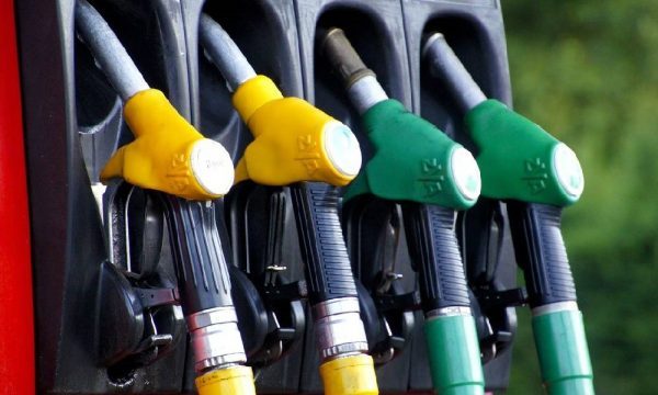 Πόσο θα διαρκέσουν οι χαμηλές τιμές στα καύσιμα;