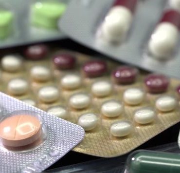 Συναγερμός για τις μεγάλες ελλείψεις φαρμάκων στην αγορά – Με συνταγογράφηση και τα απλά αντιβηχικά