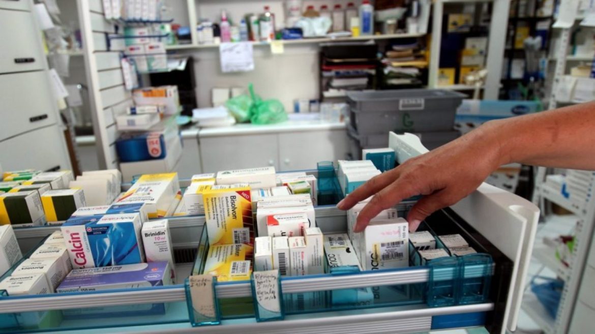 Δεν θα επιτρέπεται η συνταγογράφηση με εμπορική ονομασία των φαρμάκων που βρίσκονται σε έλλειψη