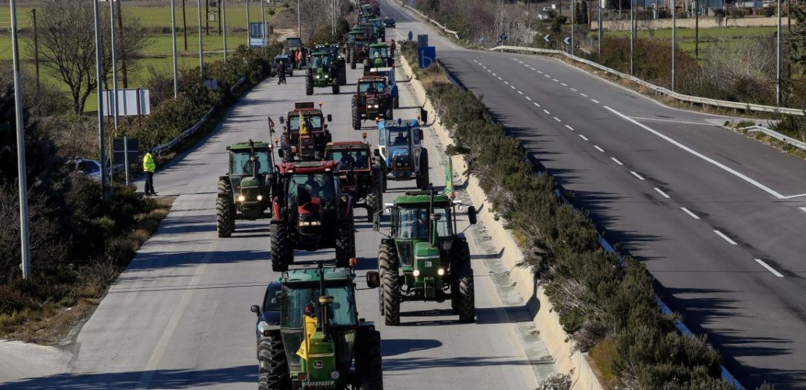 Η κάθοδος των αγροτών ξεκίνησε από την Αταλάντη: Αυτό είναι το πρώτο μπλόκο σε όλη τη χώρα!