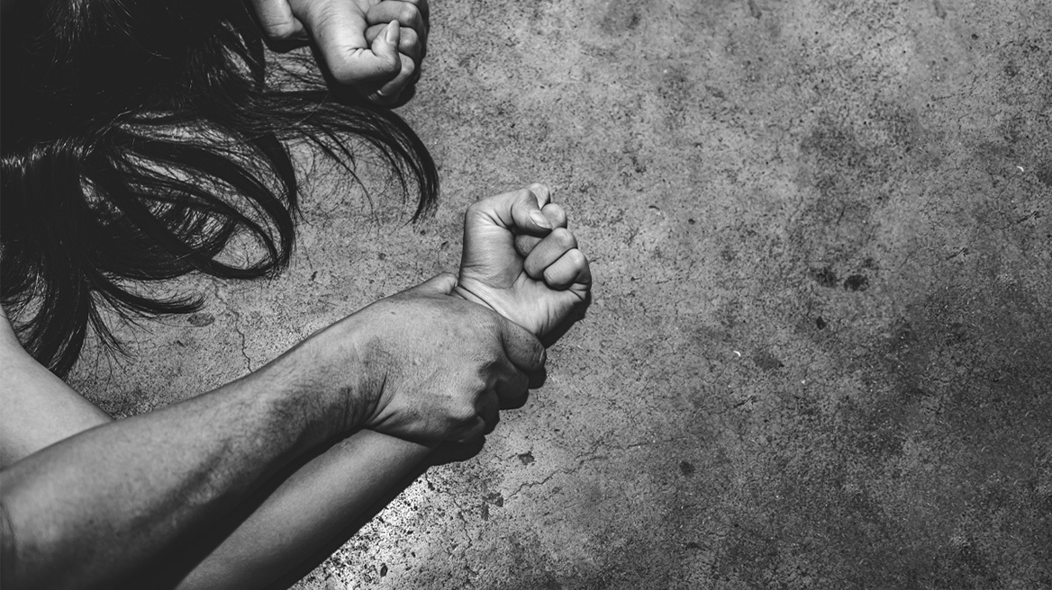 Βοιωτία: 13χρονη καταγγέλλει βιασμό της από τρία άτομα – Έρευνα για τον εντοπισμό τους