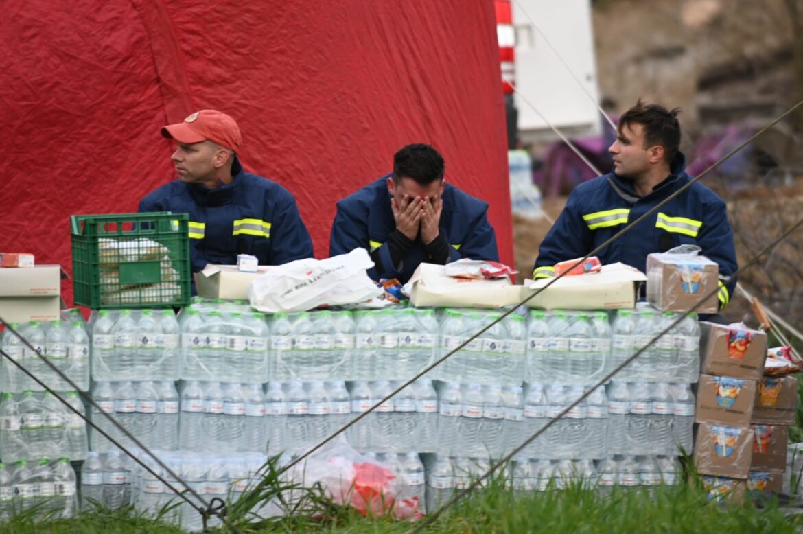 Σκηνές αρχαίας τραγωδίας! Εικόνες που συγκλονίζουν αποτύπωσαν Λαμιώτες φωτογράφοι - Θρηνεί η Φθιώτιδα