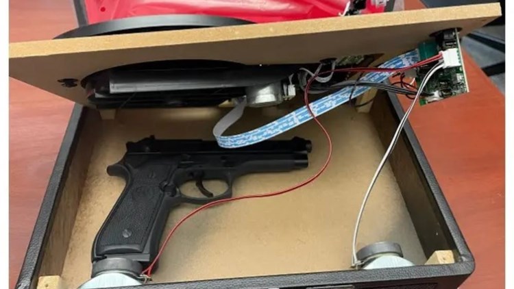 Λαμία: 30χρονος παρήγγειλε πιστόλι στο Dark Web – Ήταν κρυμμένο μέσα σε… πικάπ