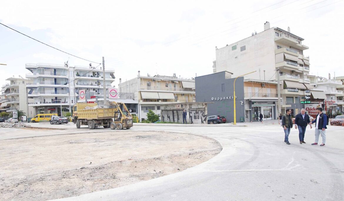 Ξεκίνησαν οι εργασίες κατασκευής του κυκλικού κόμβου στη συμβολή των οδών Αθηνών και Κύπρου – Μπεσλεμές: “Το έργο θα παραδοθεί ολοκληρωμένο – Ζητάμε την κατανόηση των επιχειρηματιών και των κατοίκων” (audio)