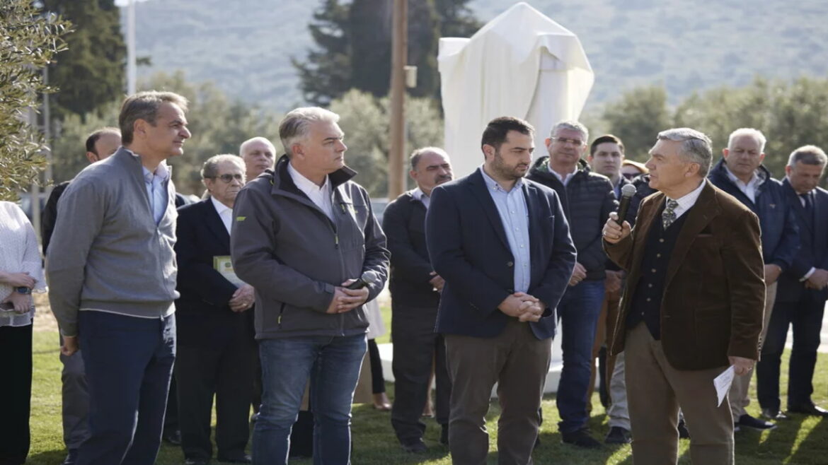 Μητσοτάκης από Φωκίδα: «Άρες, μάρες, κουκουνάρες» οι εξαγγελίες Τσίπρα
