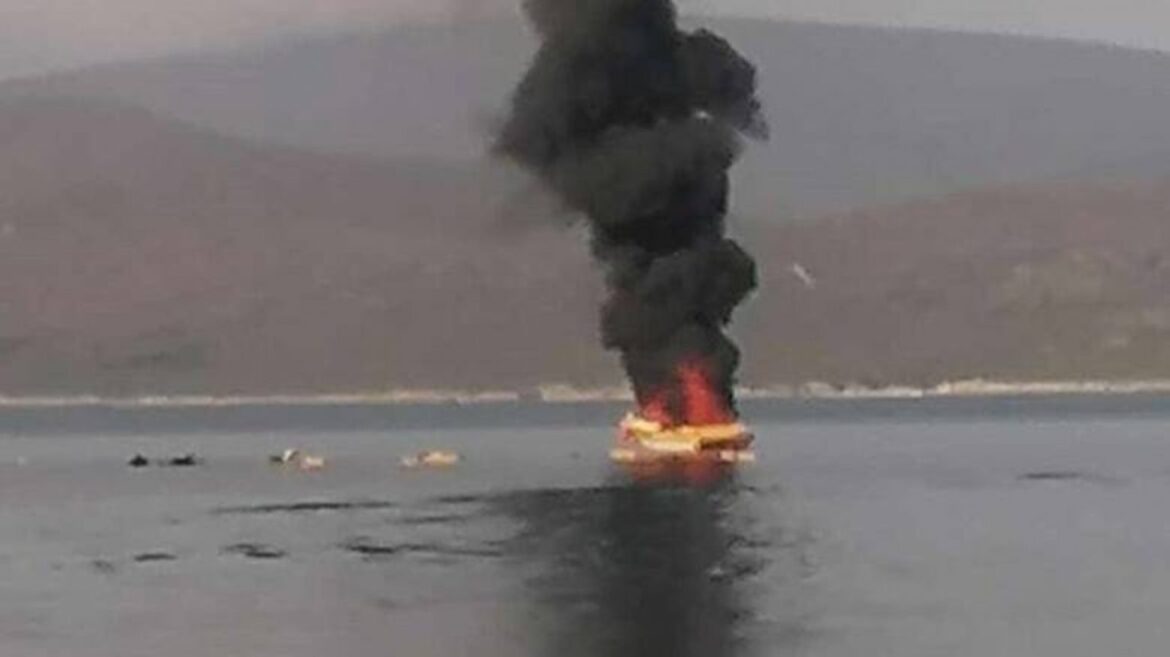 Μαρμάρι Ευβοίας: Έκρηξη σε ταχύπλοο σκάφος – Περισυνέλεξαν έναν τραυματία