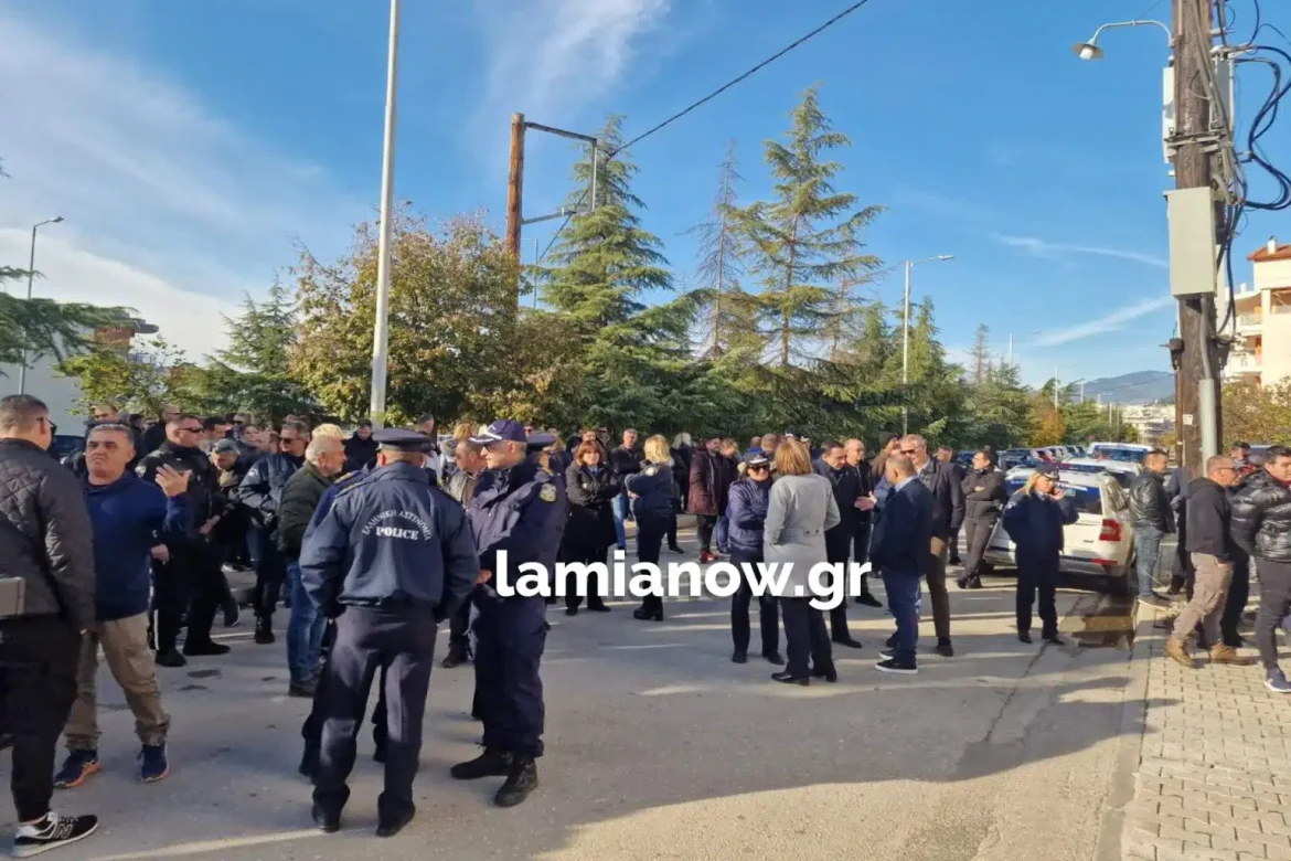 Λαμία: Οι αστυνομικοί διαμαρτυρήθηκαν και ζήτησαν απόσυρση της ΕΛ.ΑΣ από τα γήπεδα (video)