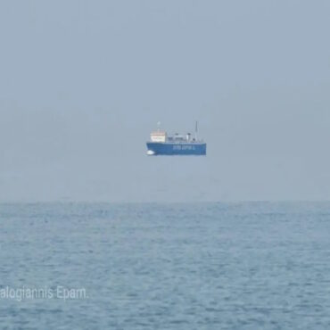 Eύβοια: "Iπτάμενο" πλοίο ανοιχτά της Κύμης - Το φαινόμενο Fata Morgana που προκάλεσε την εικόνα